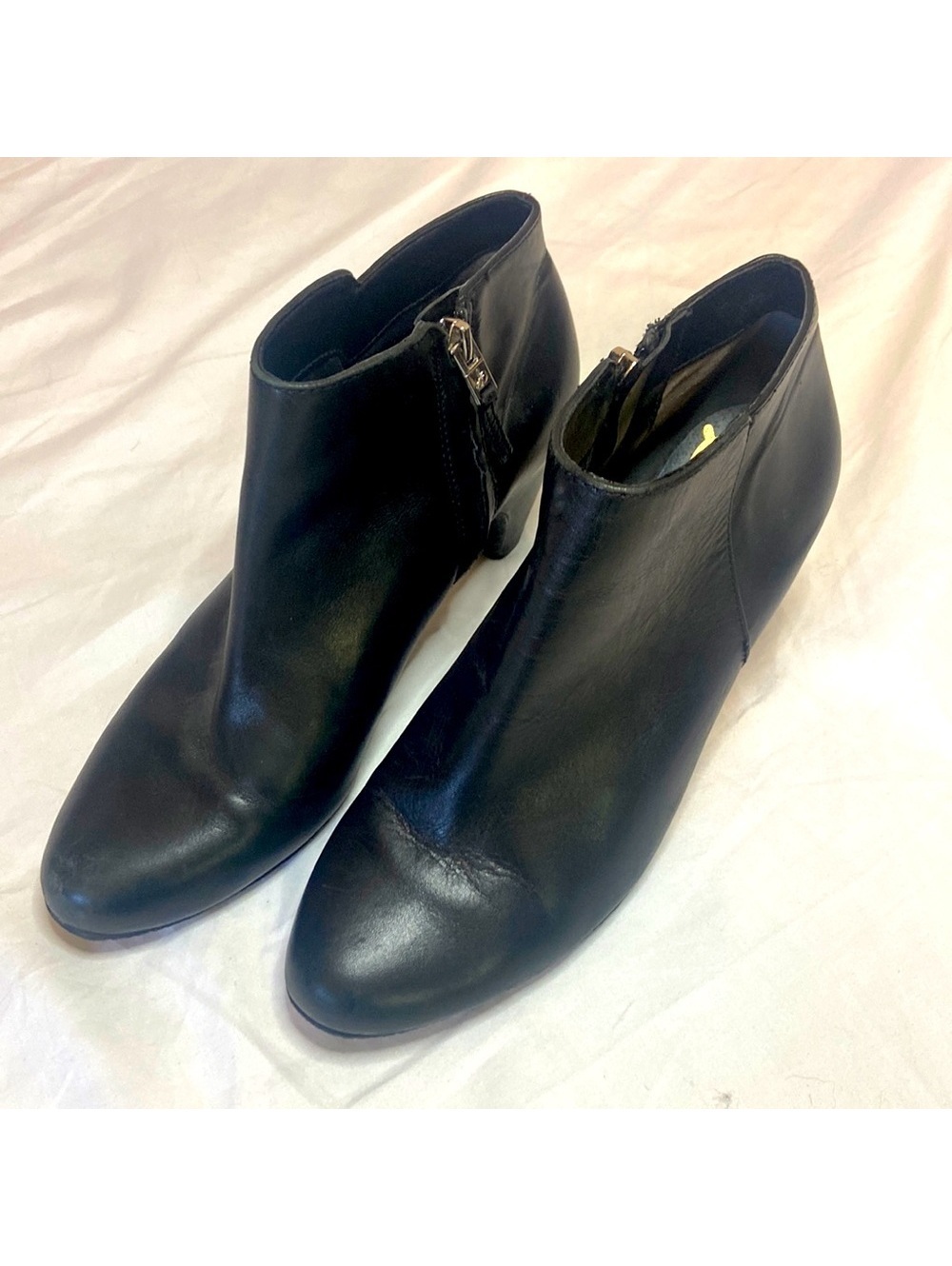 Sam Edelman Black leather heeled booties size 8M